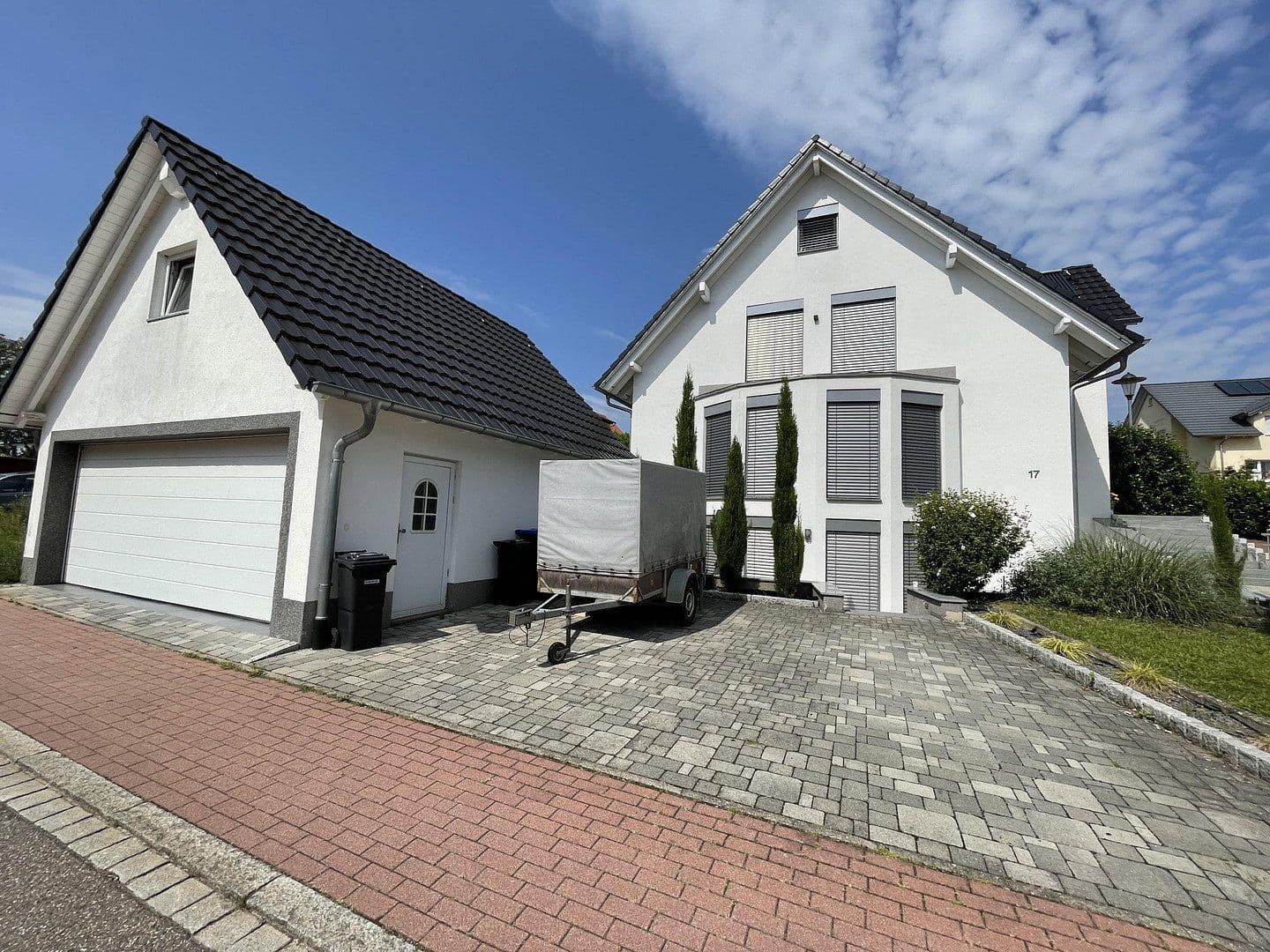 Prodej domu 268 m², pozemek 525 m², Am Erlenbuck 17, Müllheim im Markgräflerland, Bádensko-Württembersko Prodej domu 268 m², pozemek 525 m², Am Erlenbuck 17, Müllheim im Markgräflerland, Bádensko-Württembersko