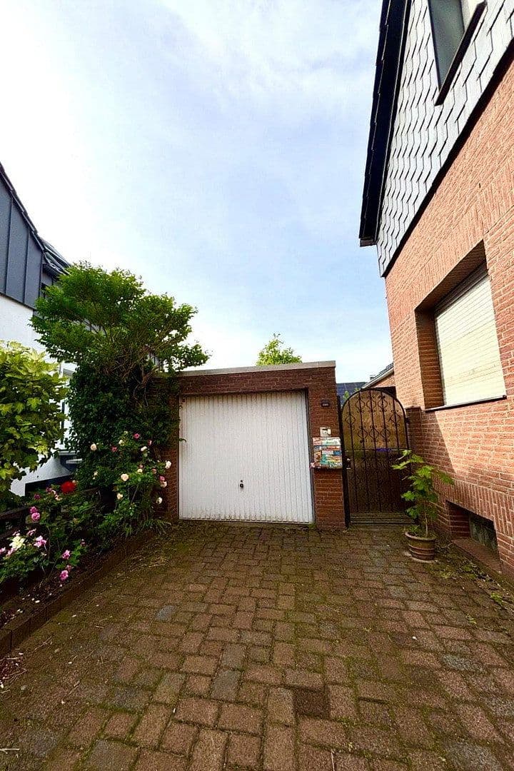 Prodej domu 91 m², pozemek 321 m², Bottrop, Severní Porýní-Vestfálsko Prodej domu 91 m², pozemek 321 m², Bottrop, Severní Porýní-Vestfálsko