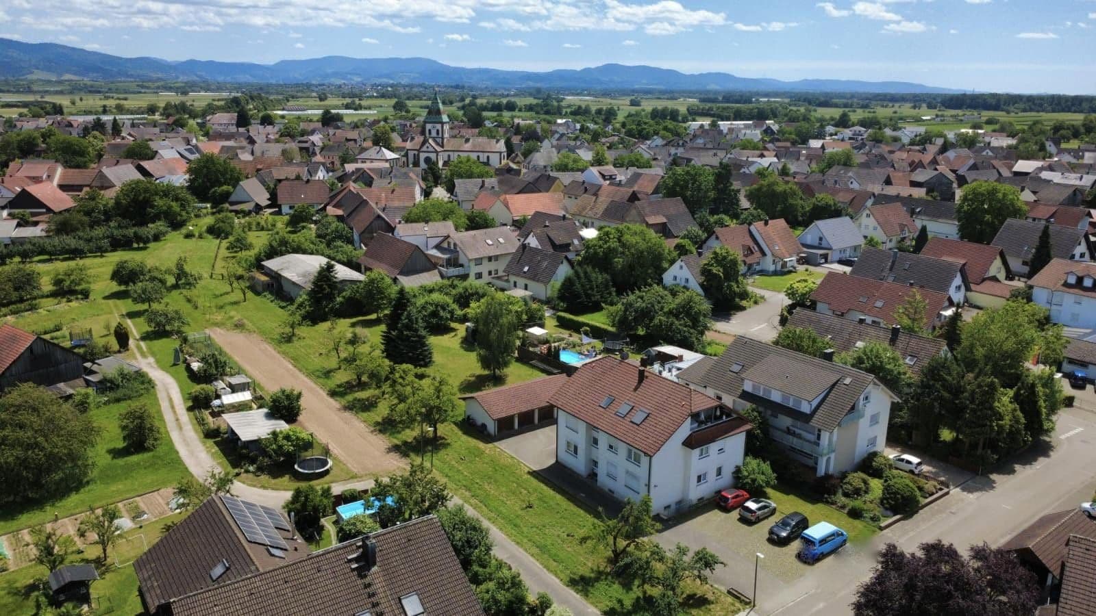 Prodej domu 503 m², pozemek 872 m², Achern, Bádensko-Württembersko Prodej domu 503 m², pozemek 872 m², Achern, Bádensko-Württembersko