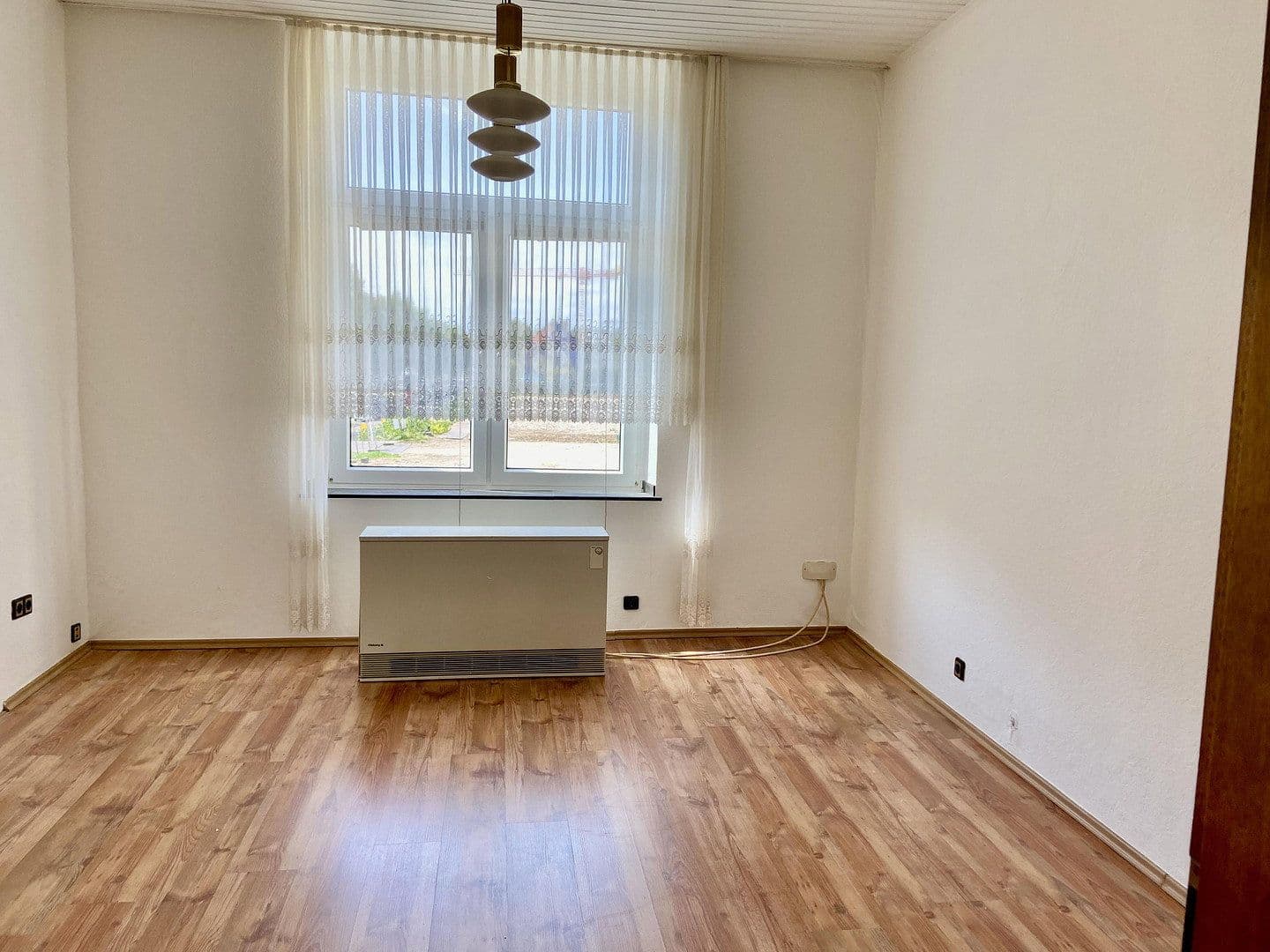 Pronájem bytu 3+1 70 m², Düsseldorf, Severní Porýní-Vestfálsko Pronájem bytu 3+1 70 m², Düsseldorf, Severní Porýní-Vestfálsko