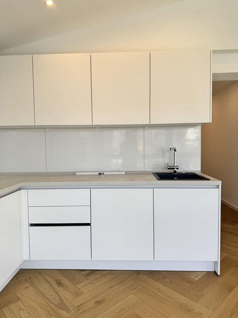 Pronájem bytu 3+kk 71 m², Wasenstrasse 31, Stuttgart, Bádensko-Württembersko Pronájem bytu 3+kk 71 m², Wasenstrasse 31, Stuttgart, Bádensko-Württembersko