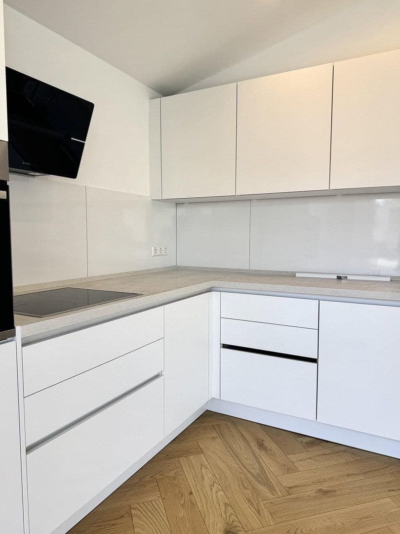 Pronájem bytu 3+kk 71 m², Wasenstrasse 31, Stuttgart, Bádensko-Württembersko Pronájem bytu 3+kk 71 m², Wasenstrasse 31, Stuttgart, Bádensko-Württembersko