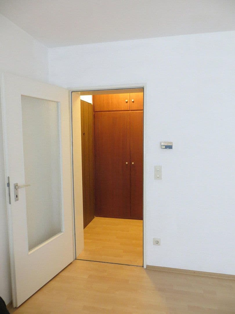 Pronájem bytu 1+1 34 m², Holzgartenstr. 34, Nürnberg, Bavorsko Pronájem bytu 1+1 34 m², Holzgartenstr. 34, Nürnberg, Bavorsko