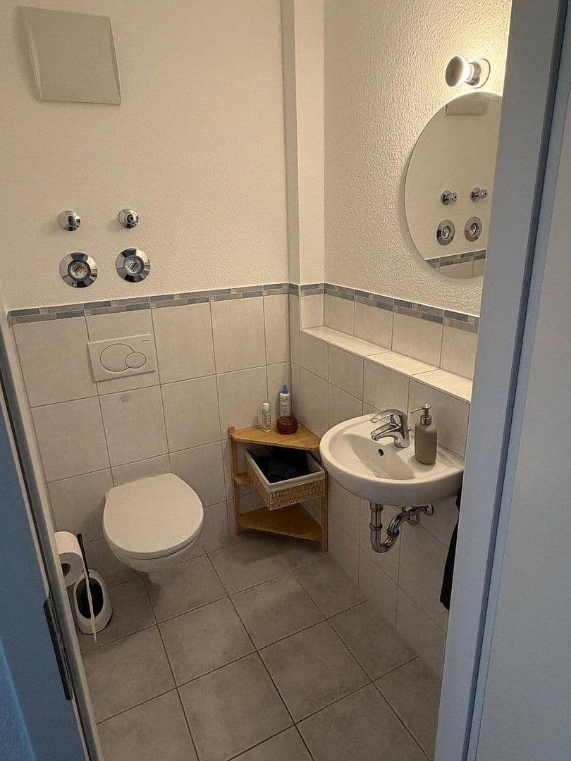 Pronájem bytu 4+1 95 m², Wendlingen am Neckar, Bádensko-Württembersko Pronájem bytu 4+1 95 m², Wendlingen am Neckar, Bádensko-Württembersko