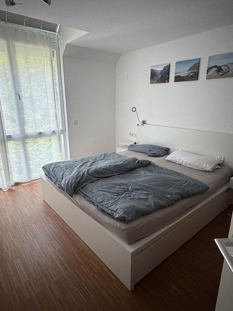 Pronájem bytu 4+1 95 m², Wendlingen am Neckar, Bádensko-Württembersko Pronájem bytu 4+1 95 m², Wendlingen am Neckar, Bádensko-Württembersko