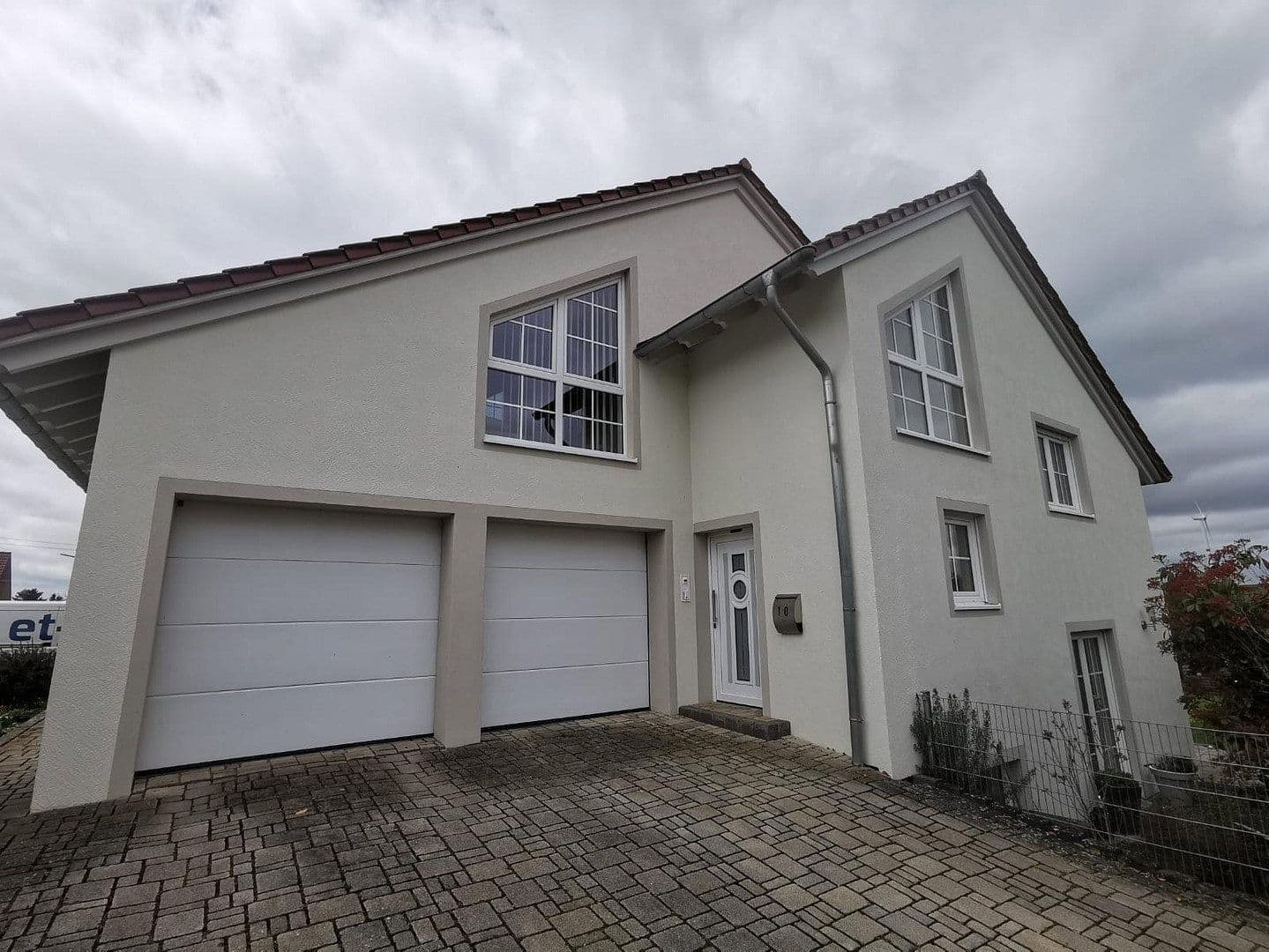 Prodej domu 240 m², pozemek 1.000 m², Gilzem, Porýní-Falc Prodej domu 240 m², pozemek 1.000 m², Gilzem, Porýní-Falc