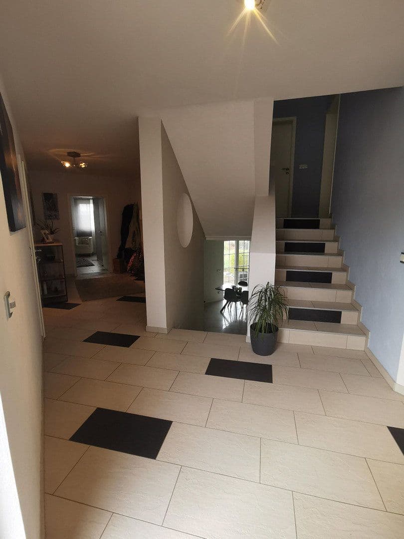 Prodej domu 240 m², pozemek 1.000 m², Gilzem, Porýní-Falc Prodej domu 240 m², pozemek 1.000 m², Gilzem, Porýní-Falc