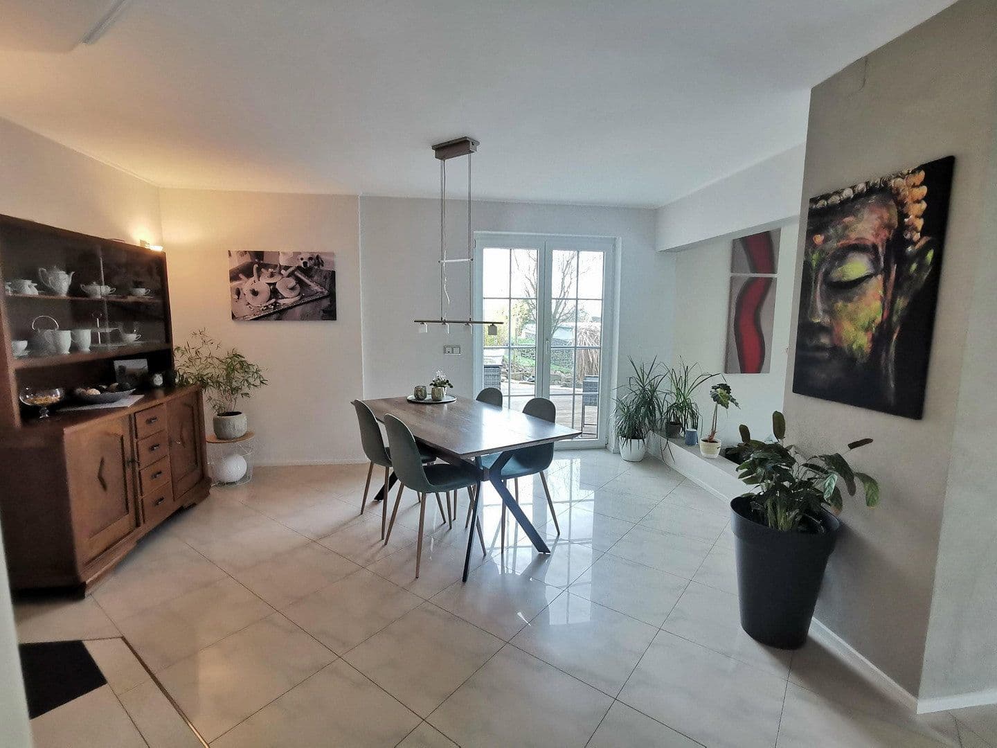 Prodej domu 240 m², pozemek 1.000 m², Gilzem, Porýní-Falc Prodej domu 240 m², pozemek 1.000 m², Gilzem, Porýní-Falc