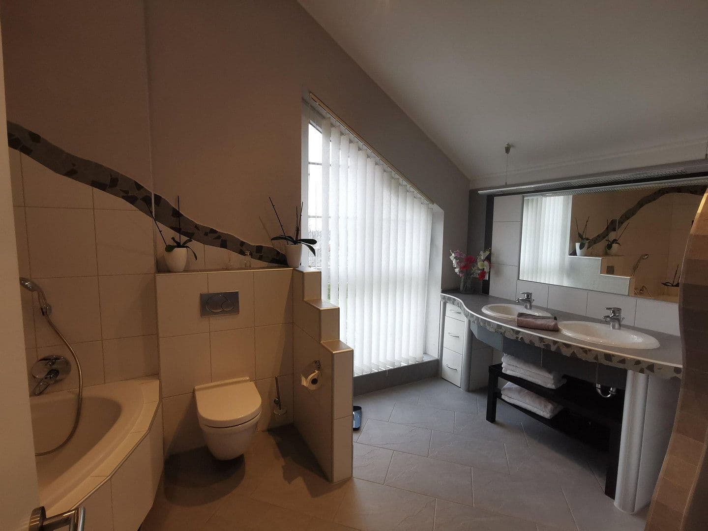 Prodej domu 240 m², pozemek 1.000 m², Gilzem, Porýní-Falc Prodej domu 240 m², pozemek 1.000 m², Gilzem, Porýní-Falc