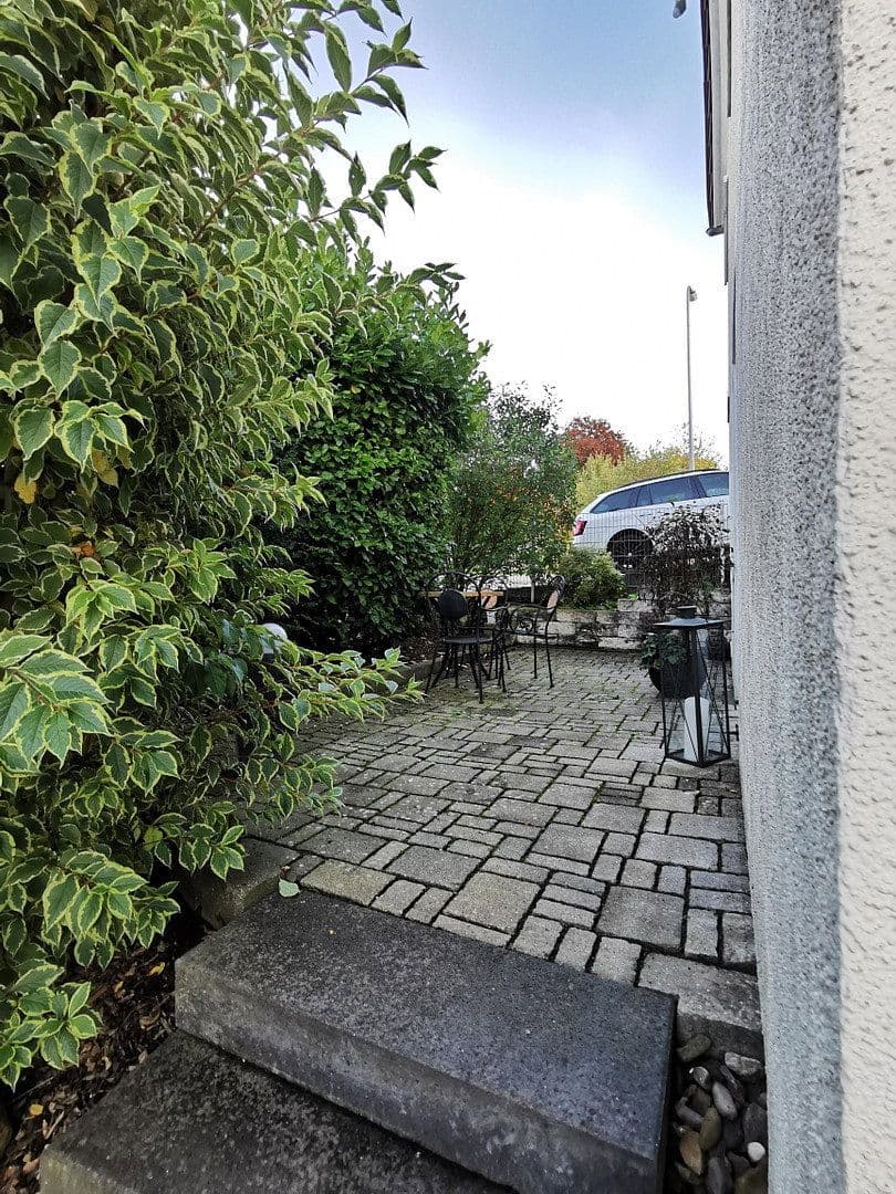 Prodej domu 240 m², pozemek 1.000 m², Gilzem, Porýní-Falc Prodej domu 240 m², pozemek 1.000 m², Gilzem, Porýní-Falc