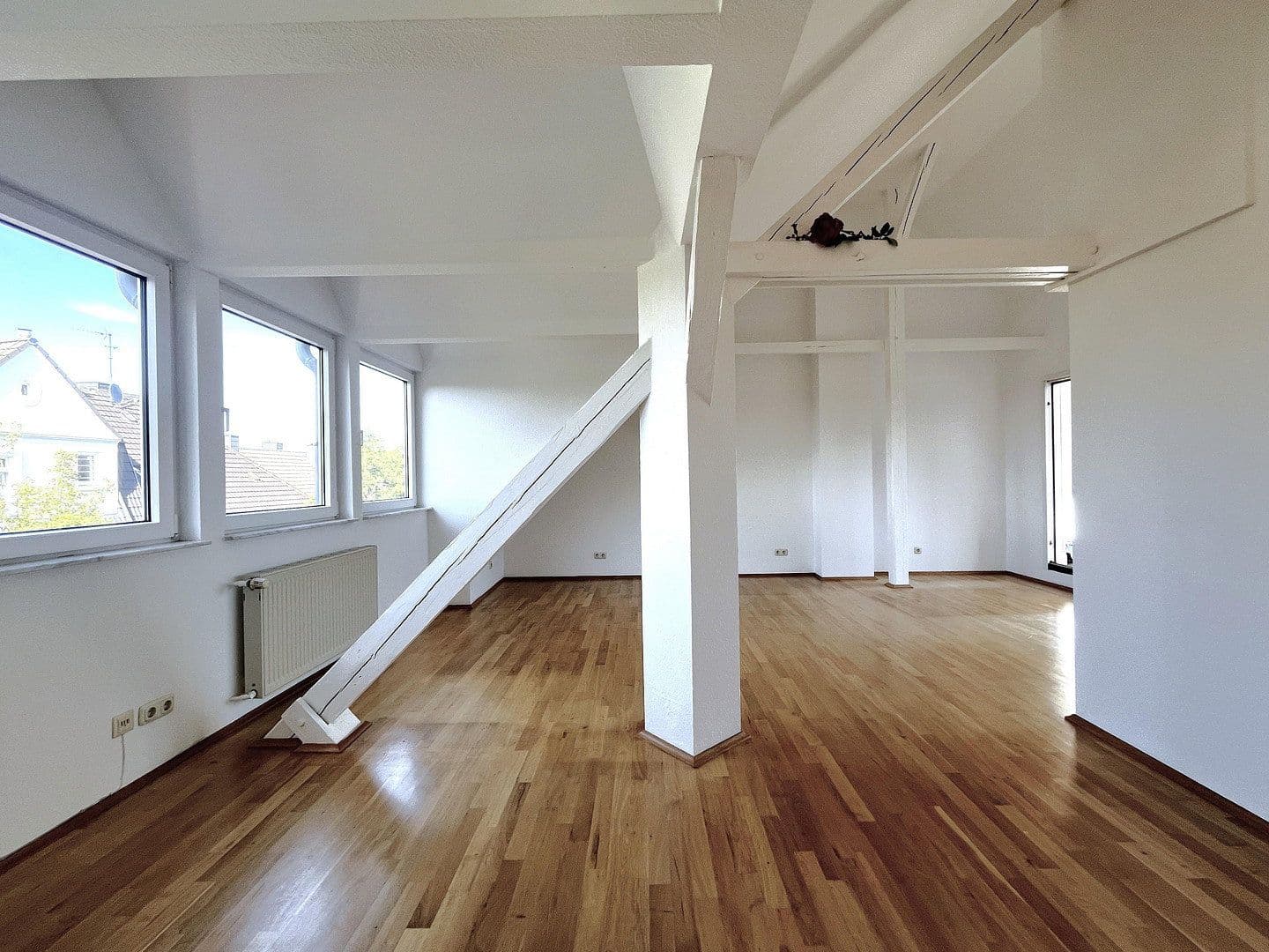 Prodej bytu 4+1 146 m², Essen, Severní Porýní-Vestfálsko Prodej bytu 4+1 146 m², Essen, Severní Porýní-Vestfálsko