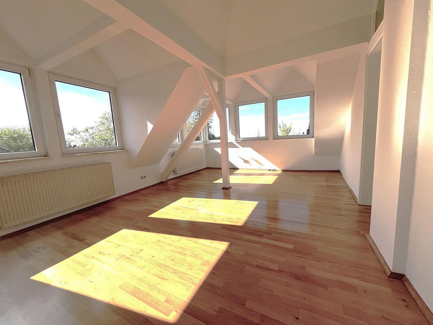 Prodej bytu 4+1 146 m², Essen, Severní Porýní-Vestfálsko Prodej bytu 4+1 146 m², Essen, Severní Porýní-Vestfálsko