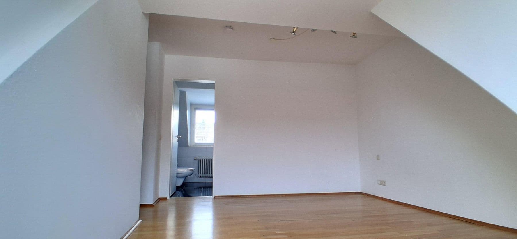 Prodej bytu 4+1 146 m², Essen, Severní Porýní-Vestfálsko Prodej bytu 4+1 146 m², Essen, Severní Porýní-Vestfálsko