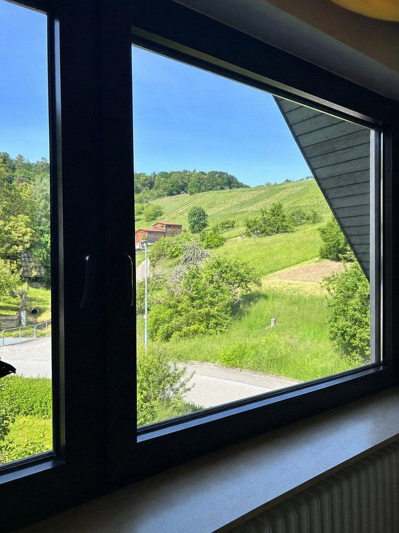 Prodej bytu 2+1 65 m², Weinstadt, Bádensko-Württembersko Prodej bytu 2+1 65 m², Weinstadt, Bádensko-Württembersko