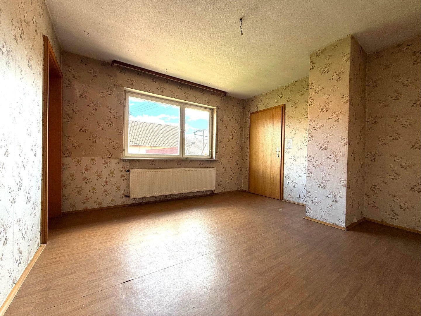 Prodej domu 237 m², pozemek 512 m², Hauptstr. 53, Freisbach, Porýní-Falc Prodej domu 237 m², pozemek 512 m², Hauptstr. 53, Freisbach, Porýní-Falc