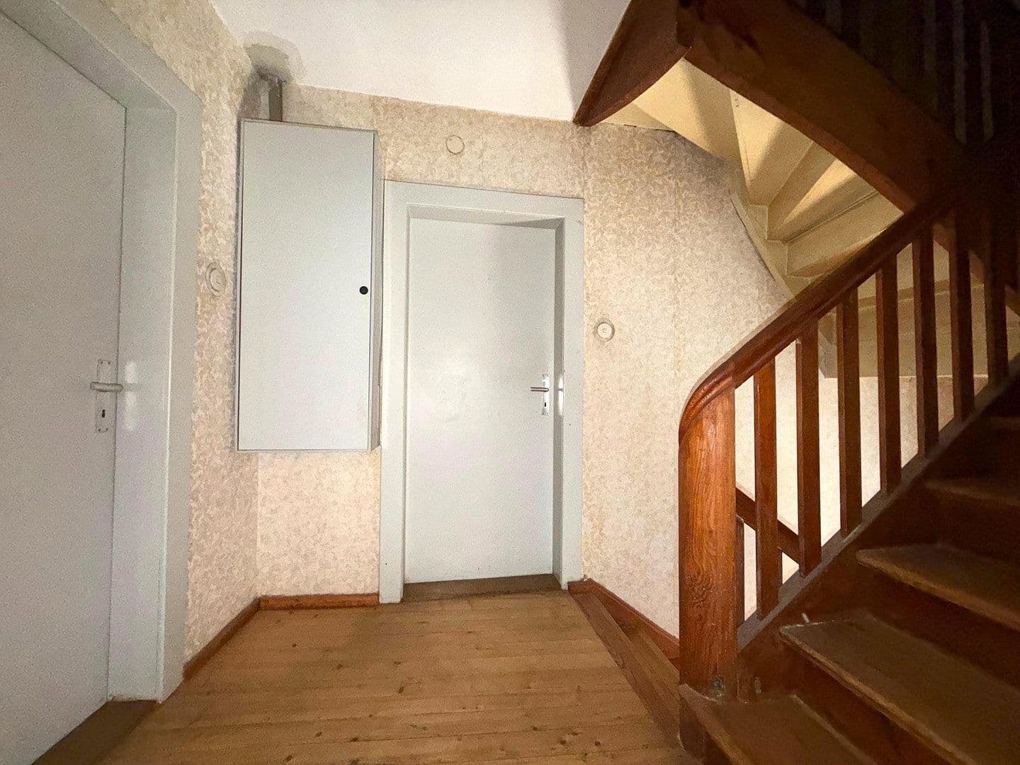 Prodej domu 237 m², pozemek 512 m², Hauptstr. 53, Freisbach, Porýní-Falc Prodej domu 237 m², pozemek 512 m², Hauptstr. 53, Freisbach, Porýní-Falc