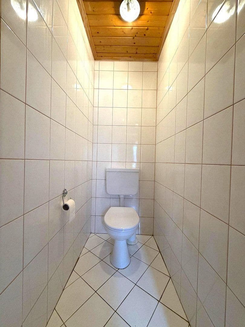 Prodej domu 237 m², pozemek 512 m², Hauptstr. 53, Freisbach, Porýní-Falc Prodej domu 237 m², pozemek 512 m², Hauptstr. 53, Freisbach, Porýní-Falc