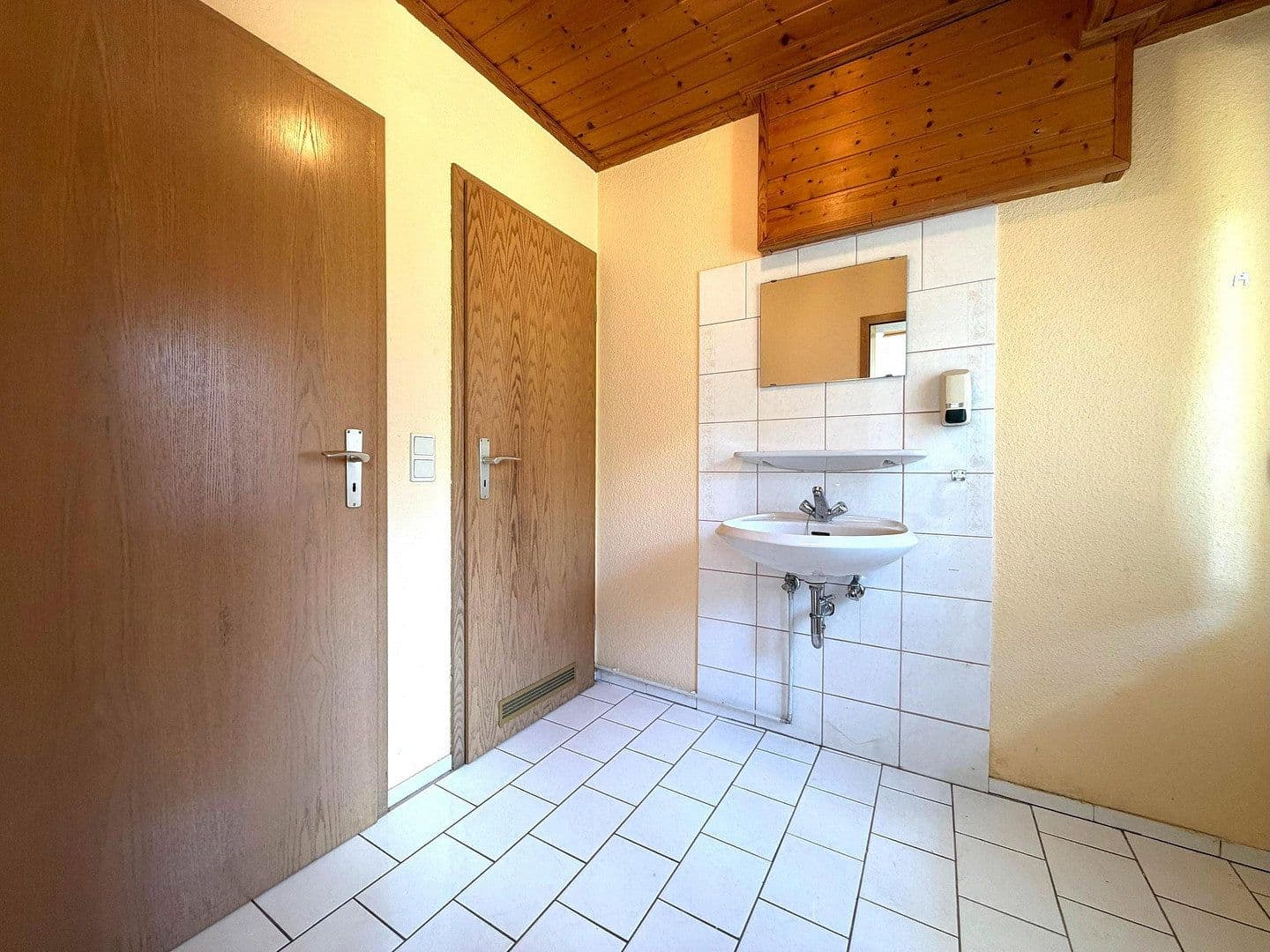 Prodej domu 237 m², pozemek 512 m², Hauptstr. 53, Freisbach, Porýní-Falc Prodej domu 237 m², pozemek 512 m², Hauptstr. 53, Freisbach, Porýní-Falc