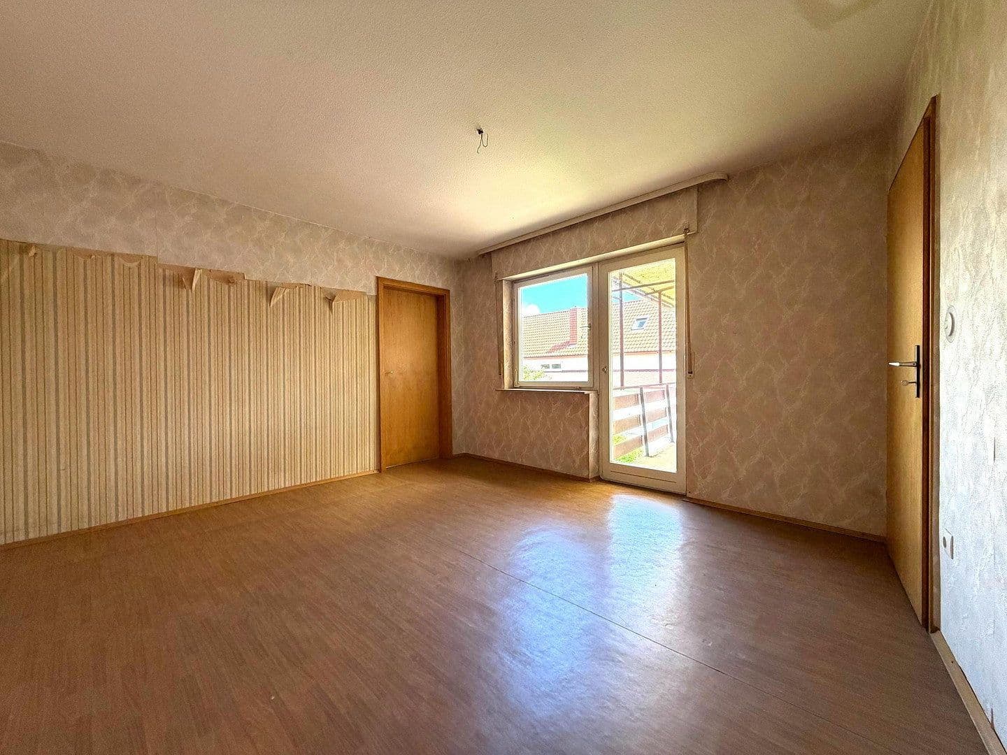 Prodej domu 237 m², pozemek 512 m², Hauptstr. 53, Freisbach, Porýní-Falc Prodej domu 237 m², pozemek 512 m², Hauptstr. 53, Freisbach, Porýní-Falc
