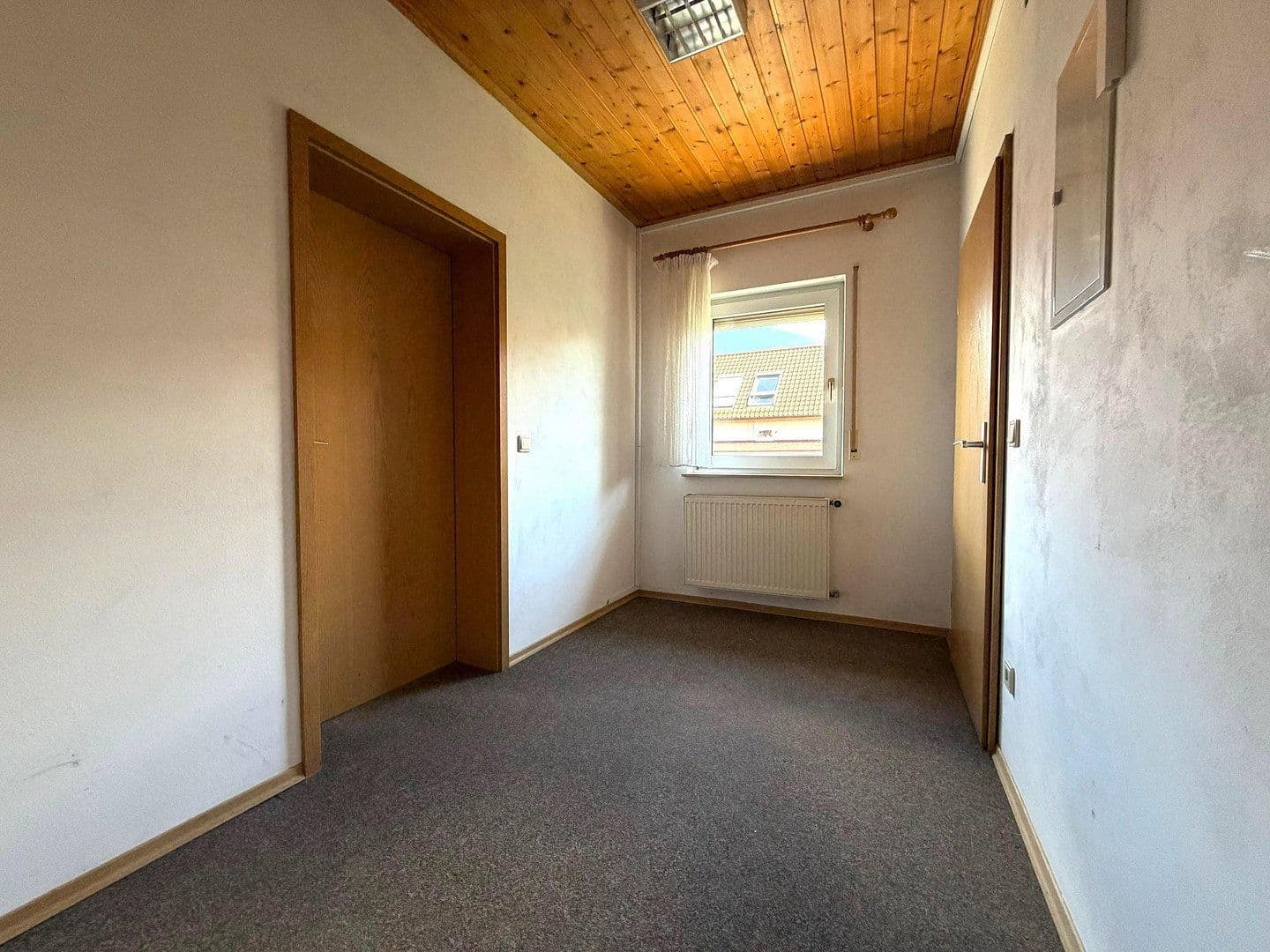 Prodej domu 237 m², pozemek 512 m², Hauptstr. 53, Freisbach, Porýní-Falc Prodej domu 237 m², pozemek 512 m², Hauptstr. 53, Freisbach, Porýní-Falc