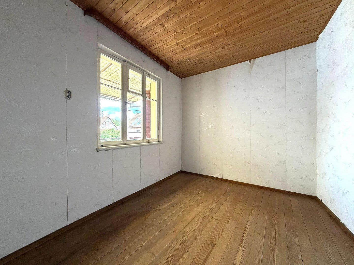 Prodej domu 237 m², pozemek 512 m², Hauptstr. 53, Freisbach, Porýní-Falc Prodej domu 237 m², pozemek 512 m², Hauptstr. 53, Freisbach, Porýní-Falc