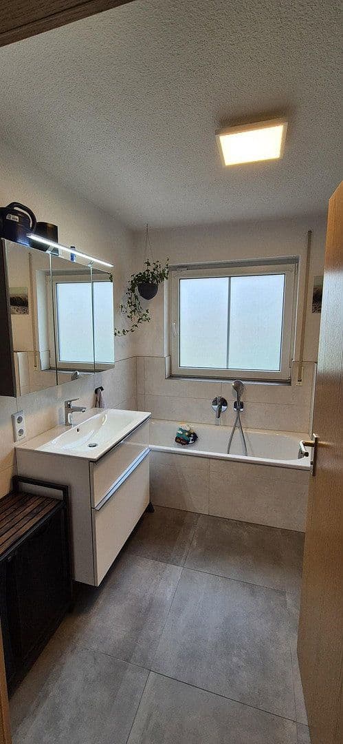 Pronájem bytu 4+1 90 m², Am Briel 64, Konstanz, Bádensko-Württembersko Pronájem bytu 4+1 90 m², Am Briel 64, Konstanz, Bádensko-Württembersko