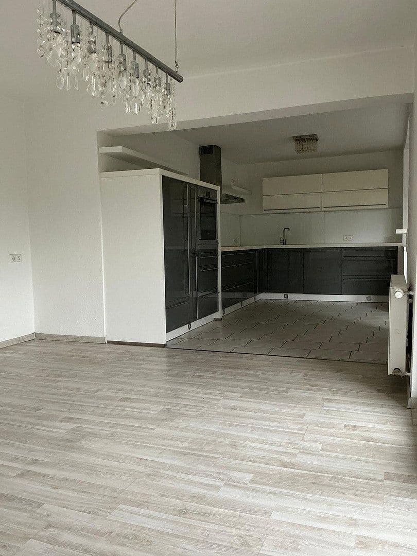 Prodej bytu 4+kk 120 m², Forst, Bádensko-Württembersko Prodej bytu 4+kk 120 m², Forst, Bádensko-Württembersko