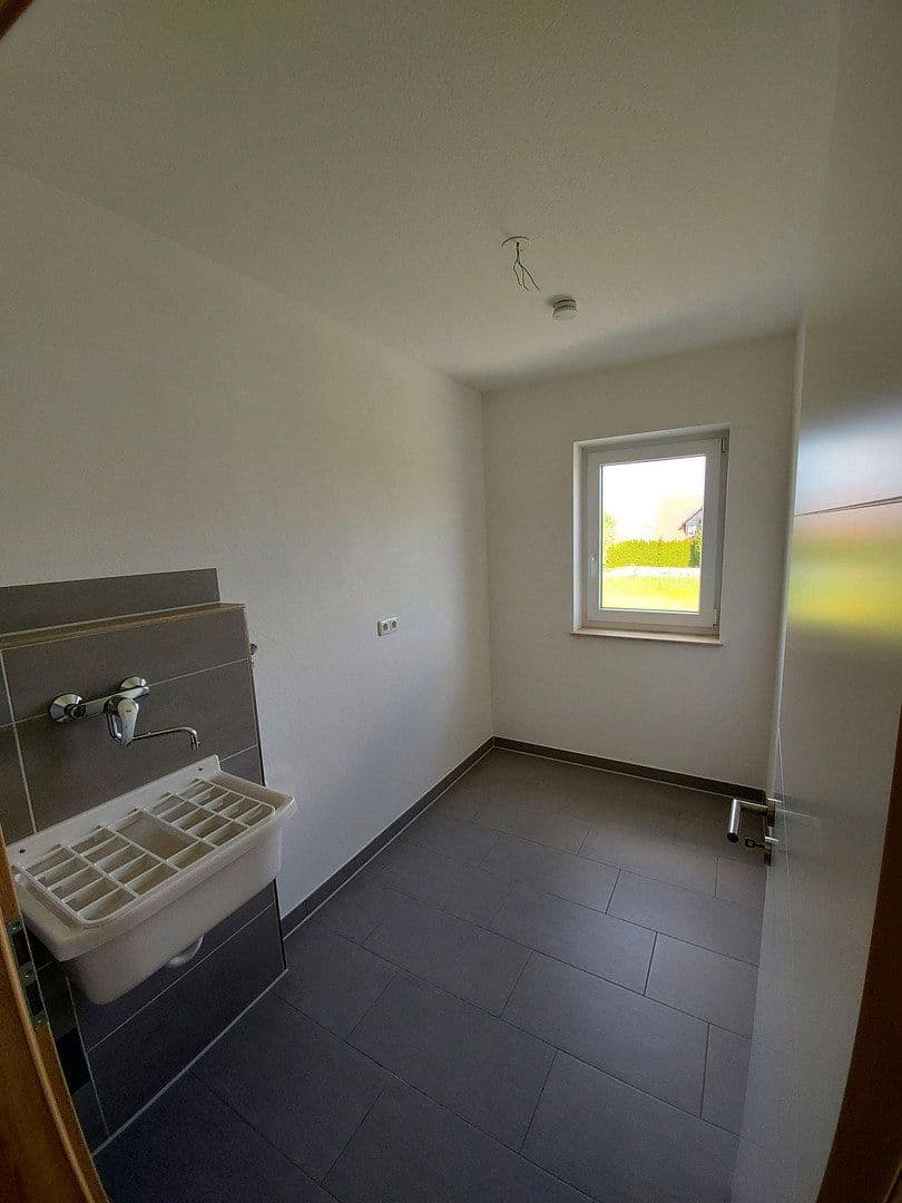 Pronájem domu 170 m², pozemek 250 m², Ettringen, Bavorsko Pronájem domu 170 m², pozemek 250 m², Ettringen, Bavorsko