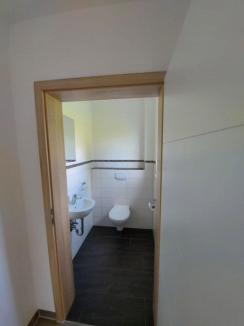 Pronájem domu 170 m², pozemek 250 m², Ettringen, Bavorsko Pronájem domu 170 m², pozemek 250 m², Ettringen, Bavorsko