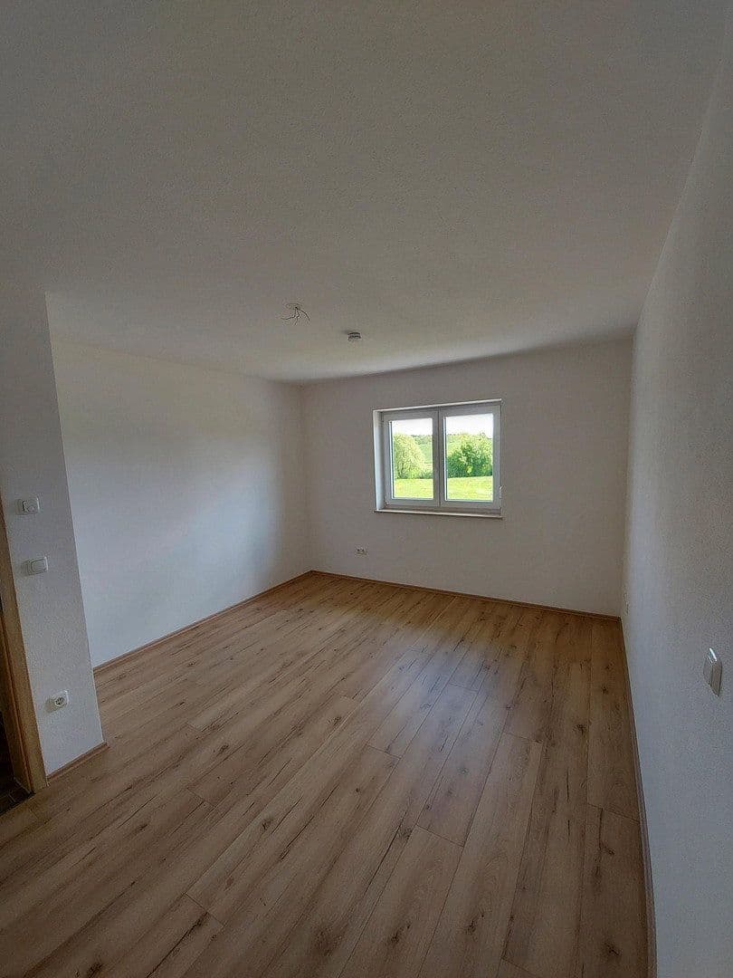Pronájem domu 170 m², pozemek 250 m², Ettringen, Bavorsko Pronájem domu 170 m², pozemek 250 m², Ettringen, Bavorsko