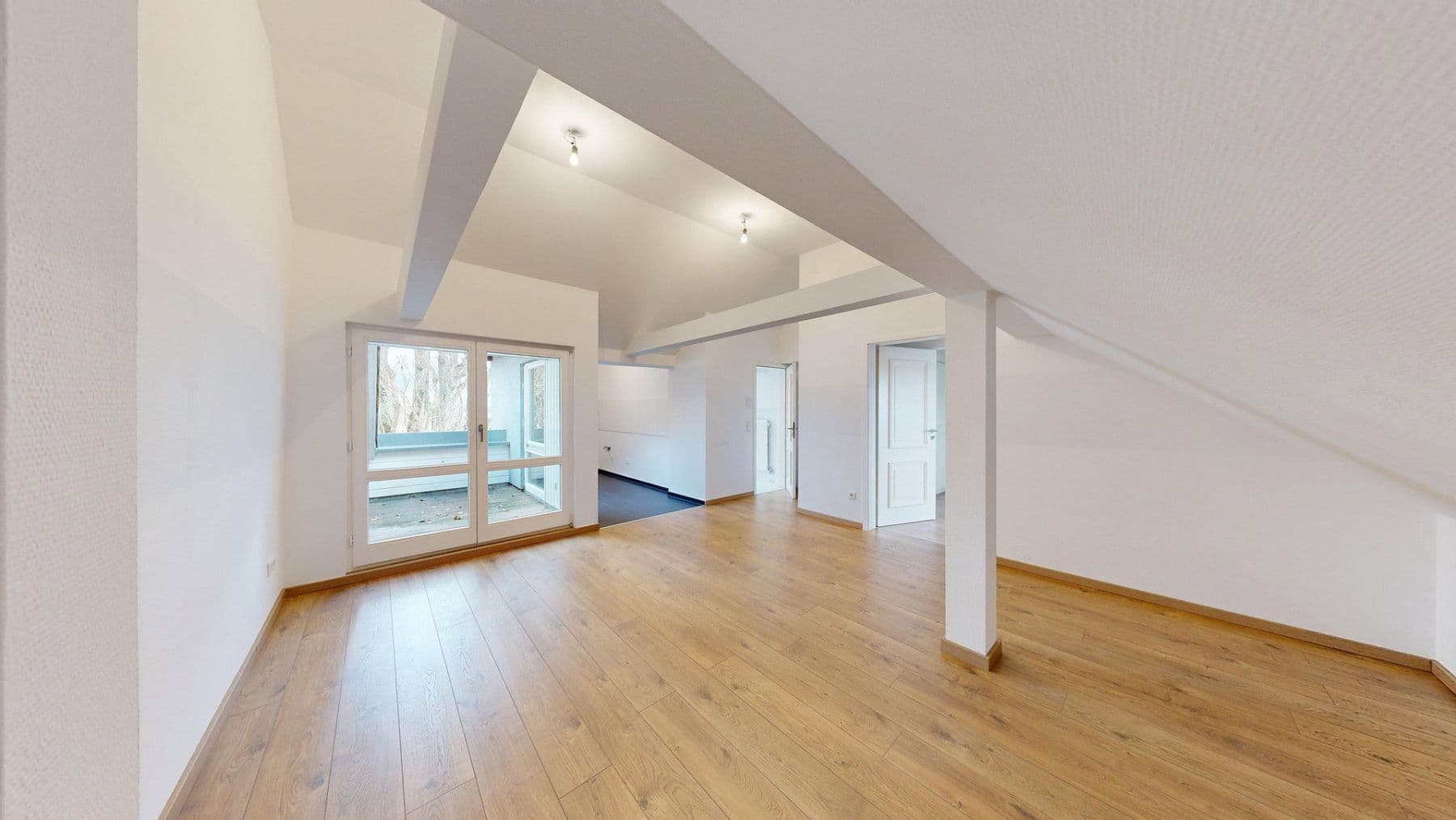 Pronájem bytu 2+1 39 m², Höfenerstraße 99, Nürnberg, Bavorsko Pronájem bytu 2+1 39 m², Höfenerstraße 99, Nürnberg, Bavorsko