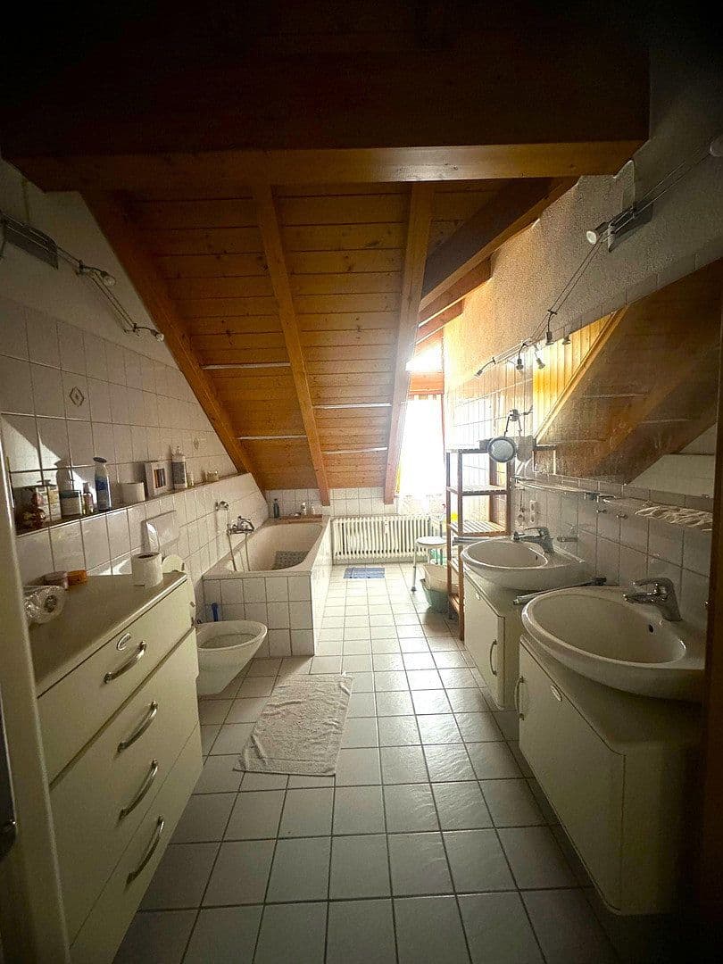 Pronájem bytu 4+1 124 m², Hammerstrasse 3, Lörrach, Bádensko-Württembersko Pronájem bytu 4+1 124 m², Hammerstrasse 3, Lörrach, Bádensko-Württembersko