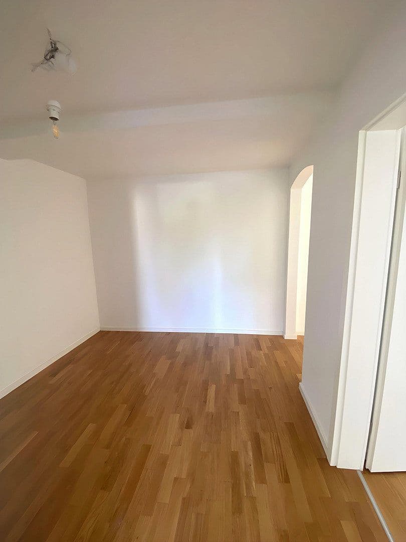 Pronájem bytu 3+1 78 m², Fürstenrieder Str. 35, München, Bavorsko Pronájem bytu 3+1 78 m², Fürstenrieder Str. 35, München, Bavorsko