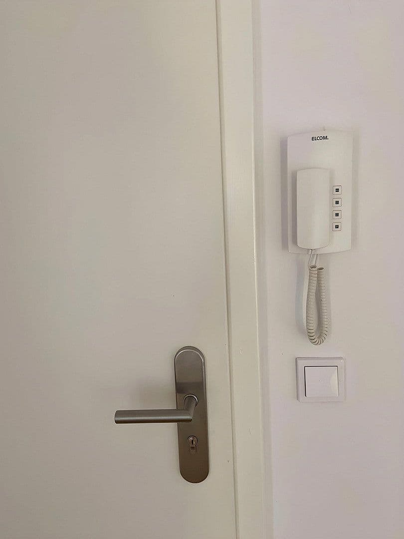 Pronájem bytu 3+1 78 m², Fürstenrieder Str. 35, München, Bavorsko Pronájem bytu 3+1 78 m², Fürstenrieder Str. 35, München, Bavorsko