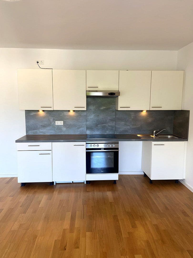 Pronájem bytu 3+1 78 m², Fürstenrieder Str. 35, München, Bavorsko Pronájem bytu 3+1 78 m², Fürstenrieder Str. 35, München, Bavorsko