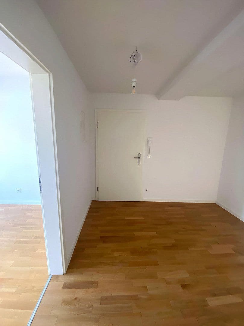 Pronájem bytu 3+1 78 m², Fürstenrieder Str. 35, München, Bavorsko Pronájem bytu 3+1 78 m², Fürstenrieder Str. 35, München, Bavorsko