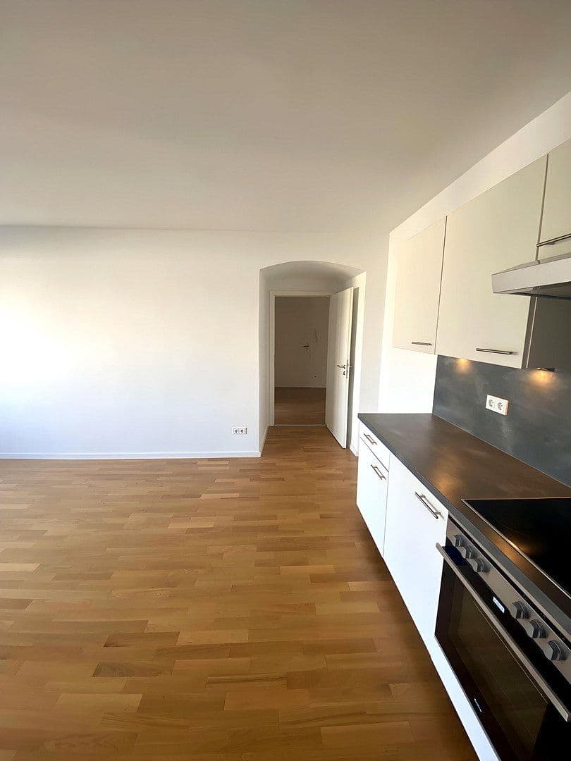 Pronájem bytu 3+1 78 m², Fürstenrieder Str. 35, München, Bavorsko Pronájem bytu 3+1 78 m², Fürstenrieder Str. 35, München, Bavorsko