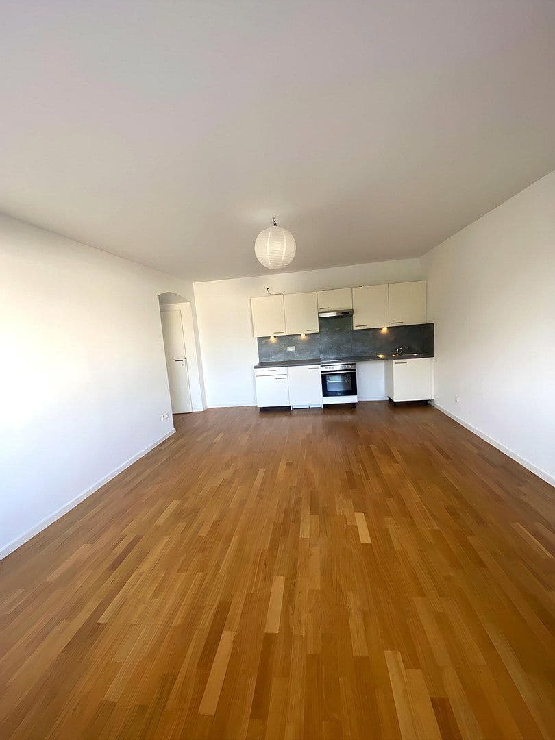 Pronájem bytu 3+1 78 m², Fürstenrieder Str. 35, München, Bavorsko Pronájem bytu 3+1 78 m², Fürstenrieder Str. 35, München, Bavorsko