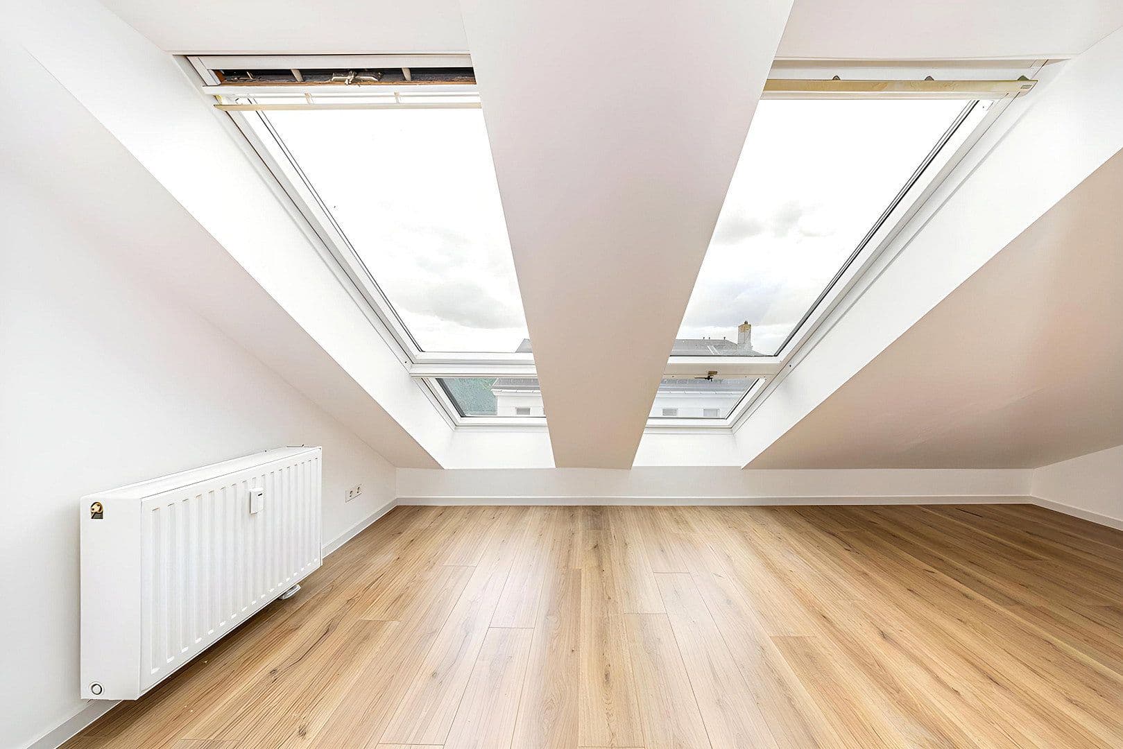 Pronájem bytu 3+1 78 m², Kohlgartenstraße 65, Leipzig, Sasko Pronájem bytu 3+1 78 m², Kohlgartenstraße 65, Leipzig, Sasko