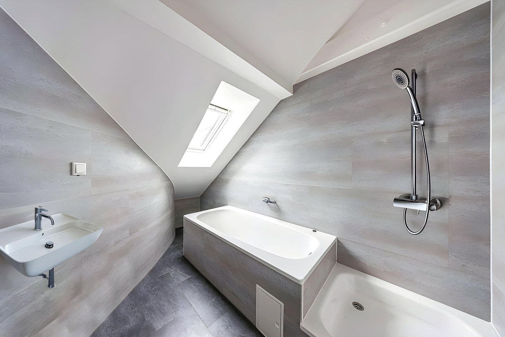 Pronájem bytu 3+1 78 m², Kohlgartenstraße 65, Leipzig, Sasko Pronájem bytu 3+1 78 m², Kohlgartenstraße 65, Leipzig, Sasko
