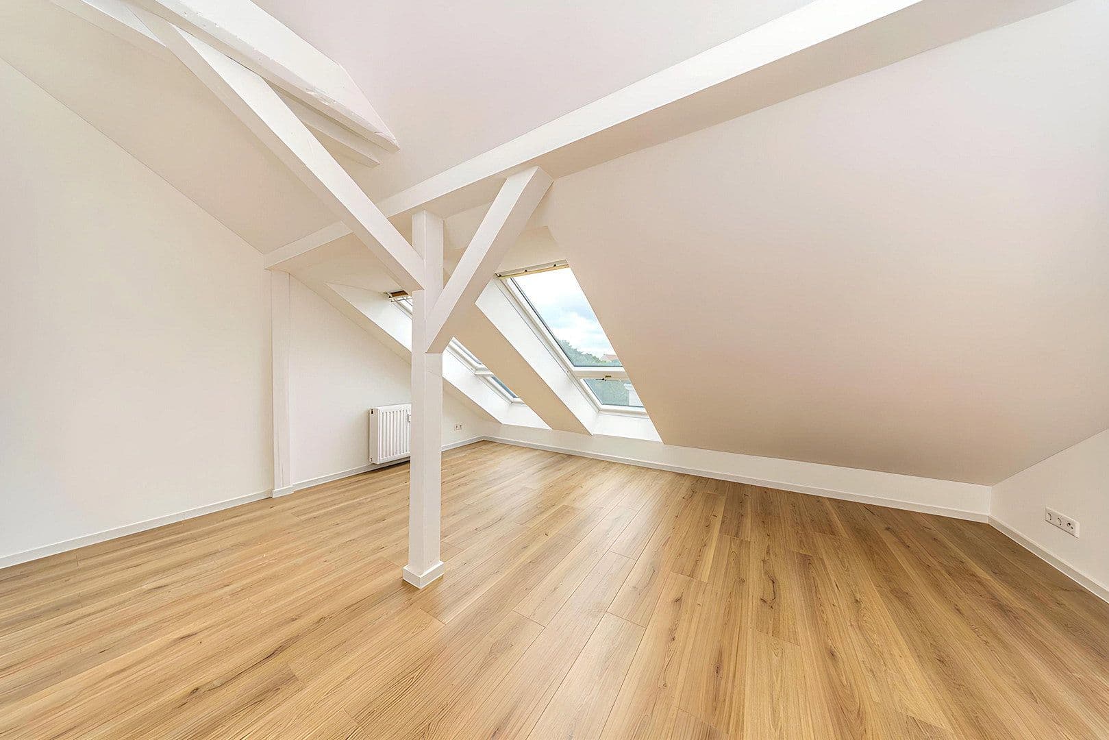 Pronájem bytu 3+1 78 m², Kohlgartenstraße 65, Leipzig, Sasko Pronájem bytu 3+1 78 m², Kohlgartenstraße 65, Leipzig, Sasko