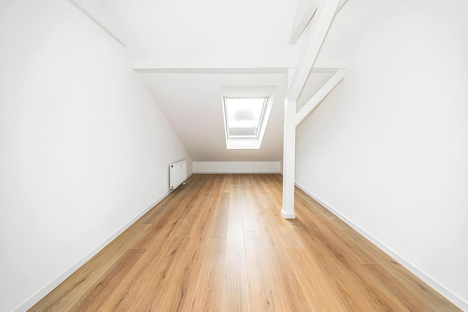 Pronájem bytu 3+1 78 m², Kohlgartenstraße 65, Leipzig, Sasko Pronájem bytu 3+1 78 m², Kohlgartenstraße 65, Leipzig, Sasko