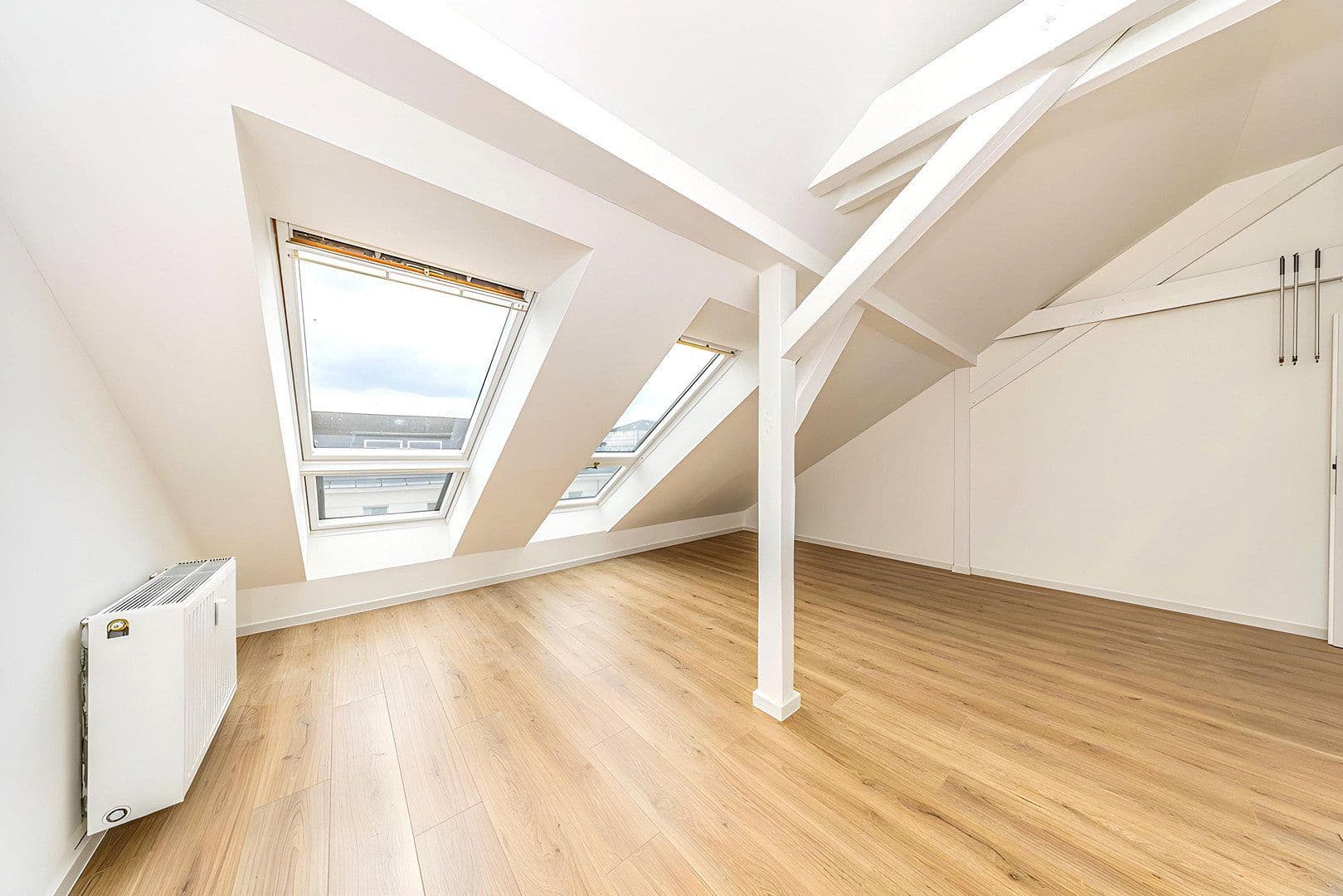 Pronájem bytu 3+1 78 m², Kohlgartenstraße 65, Leipzig, Sasko Pronájem bytu 3+1 78 m², Kohlgartenstraße 65, Leipzig, Sasko