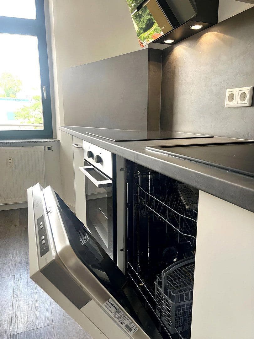 Pronájem bytu 3+1 78 m², Kohlgartenstraße 65, Leipzig, Sasko Pronájem bytu 3+1 78 m², Kohlgartenstraße 65, Leipzig, Sasko