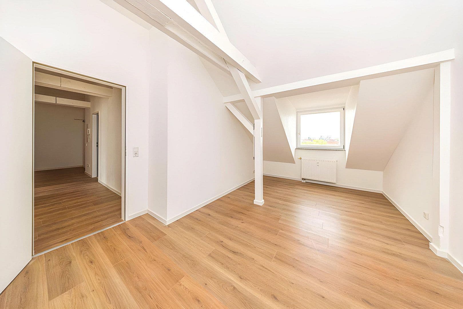 Pronájem bytu 3+1 78 m², Kohlgartenstraße 65, Leipzig, Sasko Pronájem bytu 3+1 78 m², Kohlgartenstraße 65, Leipzig, Sasko