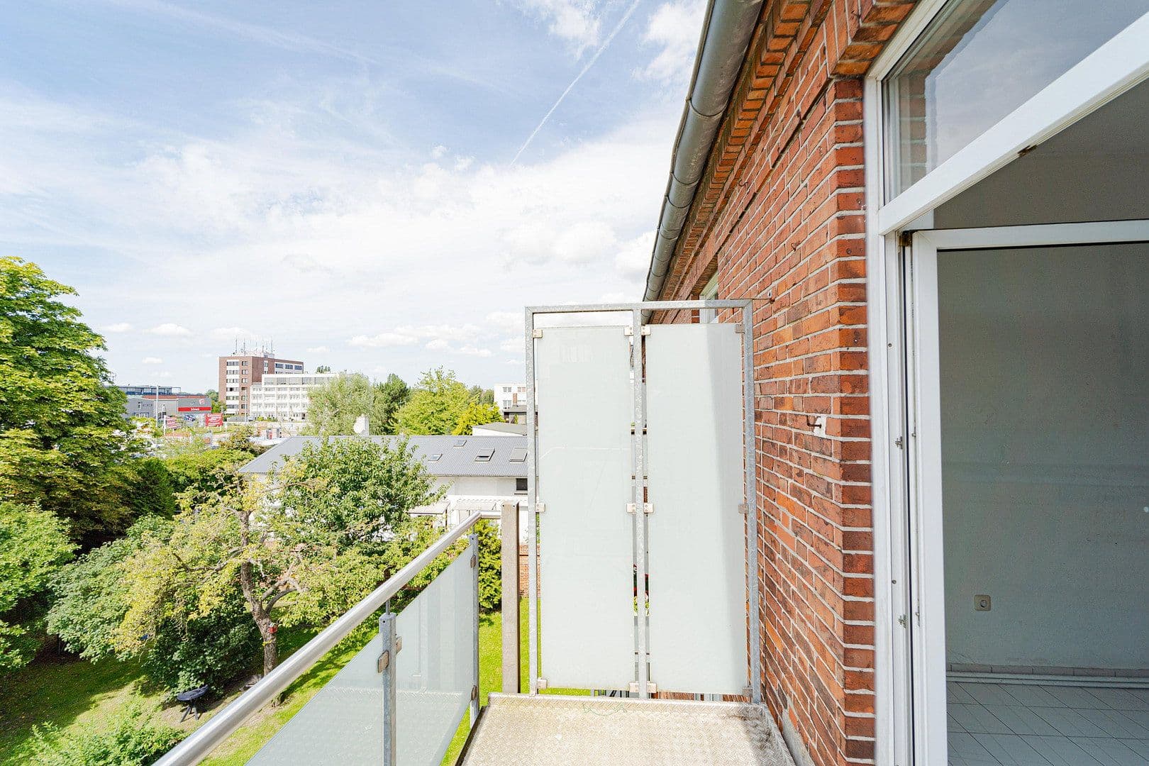 Prodej bytu 3+1 92 m², Schwartauer Allee 121, Lübeck, Šlesvicko-Holštýnsko Prodej bytu 3+1 92 m², Schwartauer Allee 121, Lübeck, Šlesvicko-Holštýnsko