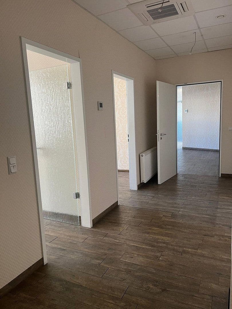 Pronájem kanceláře 260 m², Chemnitzerstraße 4-6, Salzgitter, Dolní Sasko Pronájem kanceláře 260 m², Chemnitzerstraße 4-6, Salzgitter, Dolní Sasko
