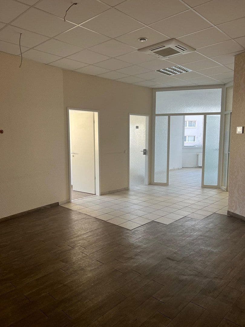 Pronájem kanceláře 260 m², Chemnitzerstraße 4-6, Salzgitter, Dolní Sasko Pronájem kanceláře 260 m², Chemnitzerstraße 4-6, Salzgitter, Dolní Sasko