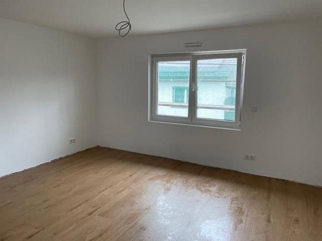 Pronájem bytu 4+1 100 m², Rodenbach, Porýní-Falc Pronájem bytu 4+1 100 m², Rodenbach, Porýní-Falc