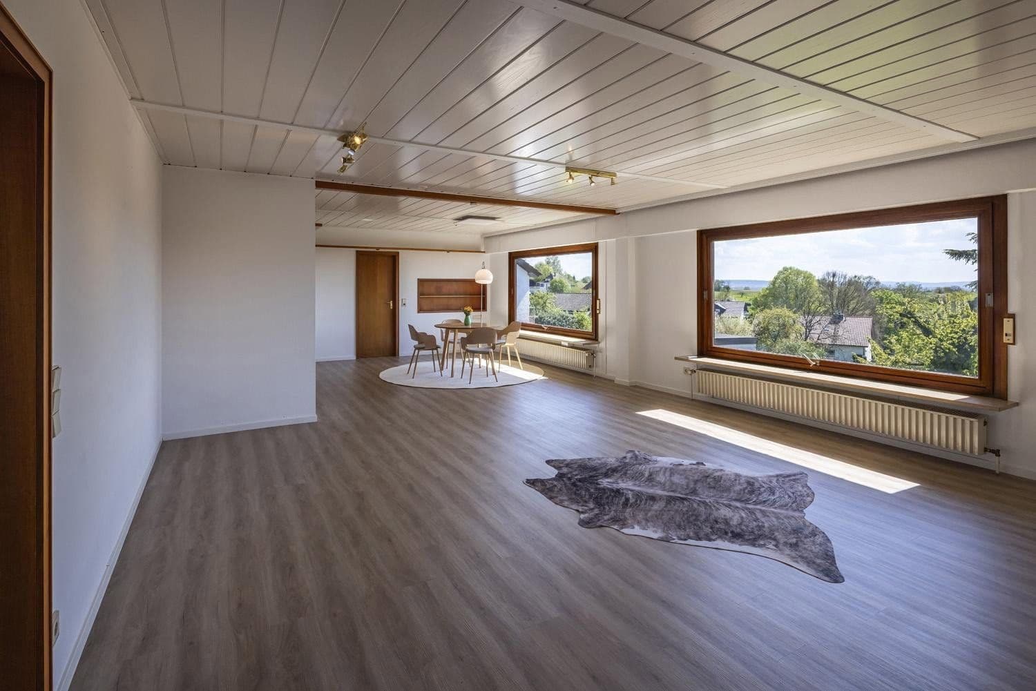 Prodej domu 260 m², pozemek 2.258 m², Gundelsheim, Bádensko-Württembersko Prodej domu 260 m², pozemek 2.258 m², Gundelsheim, Bádensko-Württembersko